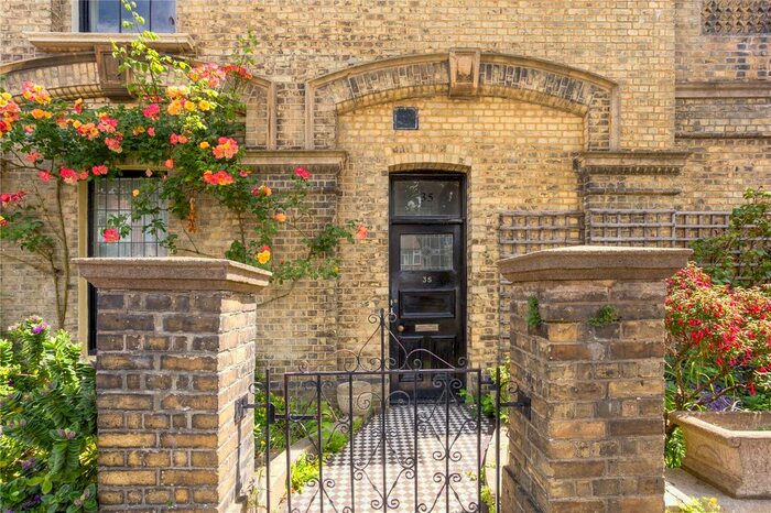 3 Bedroom Maisonette For Sale In Third Avenue, Hove, BN3