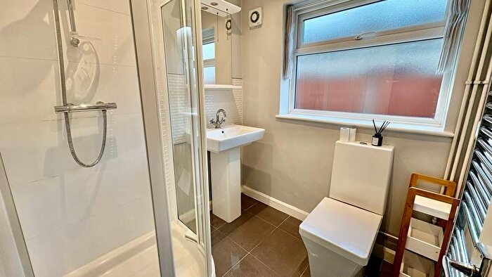 2 Bedroom Bungalow For Sale In Broadway, North Hykeham, Lincoln, LN6