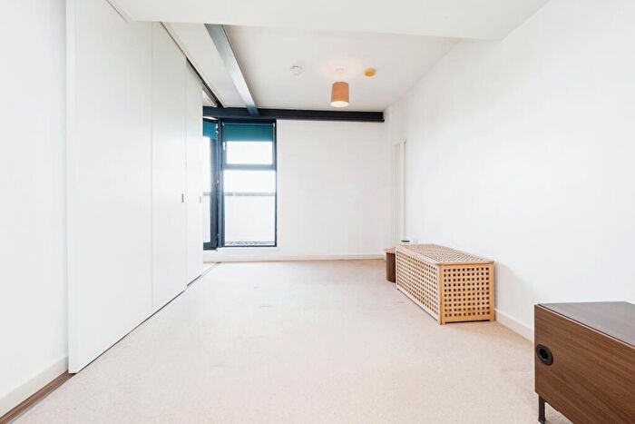 2 Bedroom Flat For Sale In Channelsea Road, London, E15