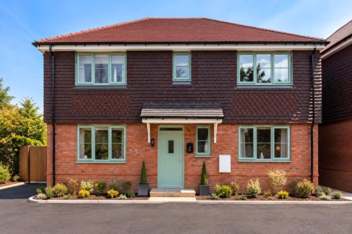 3 Bedroom Detached House For Sale In New Road, Chilworth, Guildford, Surrey, GU4