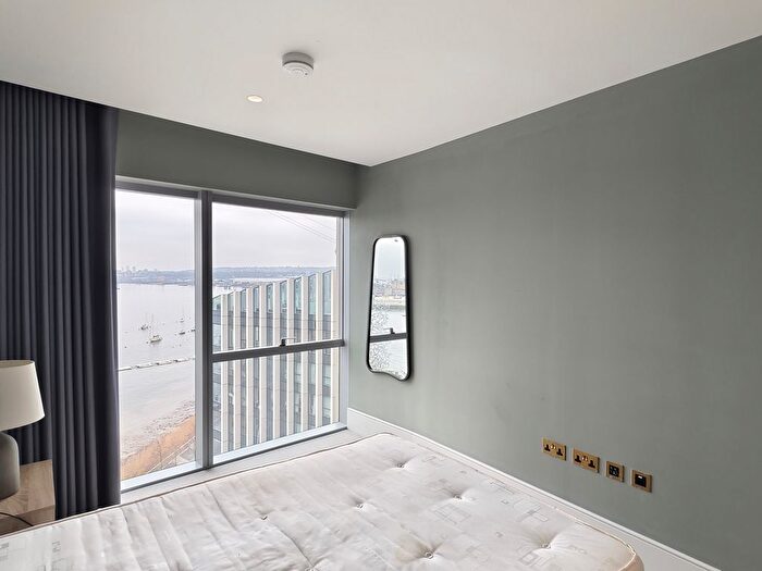 2 Bedroom Flat To Rent In Cutter Lane, London, SE10