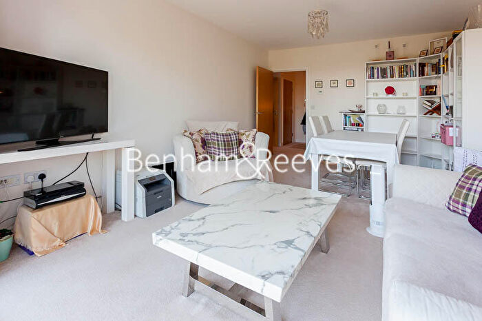 1 Bedroom Apartment To Rent In Observer Close, Colindale, NW9