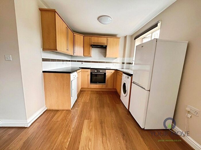 2 Bedroom Flat To Rent In Ash Drive, Northfield, Birmingham, West Midlands, B31