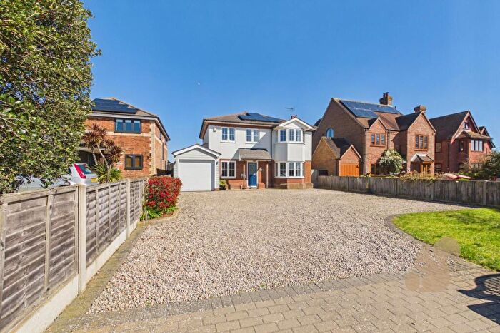 4 Bedroom Detached House For Sale In Willoughby Avenue, West Mersea, CO5