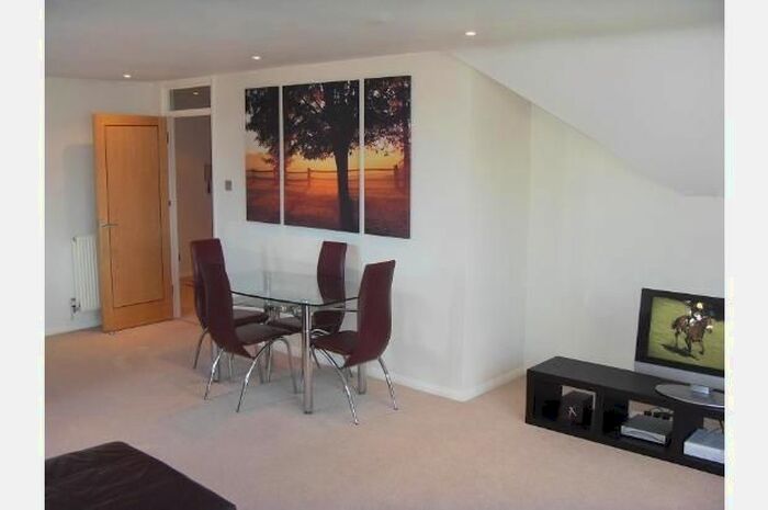 1 Bedroom Penthouse To Rent In Bowman Court, London Road, Crawley, RH10