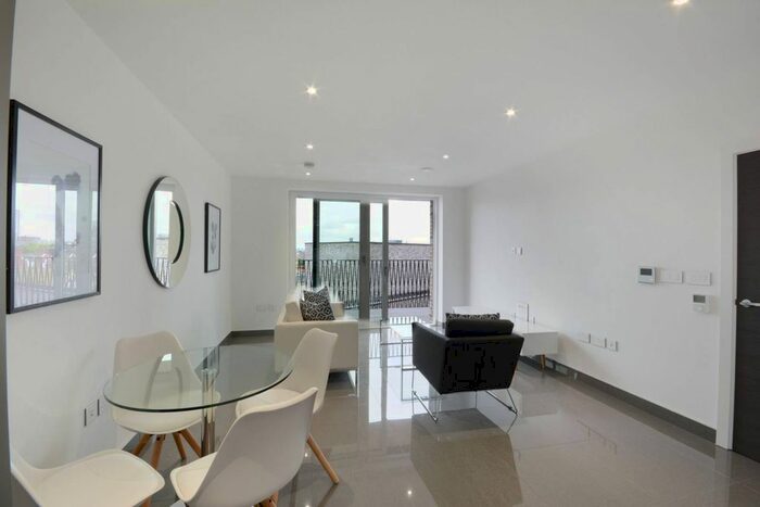 1 Bedroom Flat To Rent In Blackfriars Road, Elephant And Castle, London, SE1