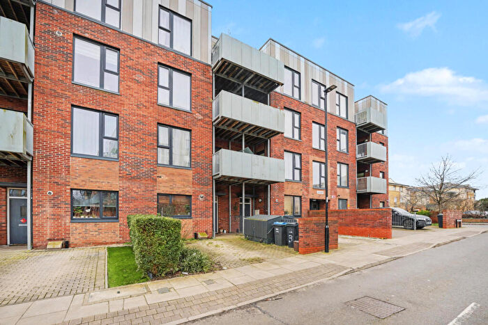 2 Bedroom Maisonette For Sale In Potash House, Canning Square, Enfield, EN1