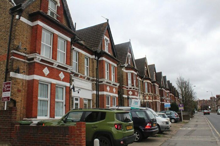 1 Bedroom Flat To Rent In Manor Road, Beckenham, London, BR3