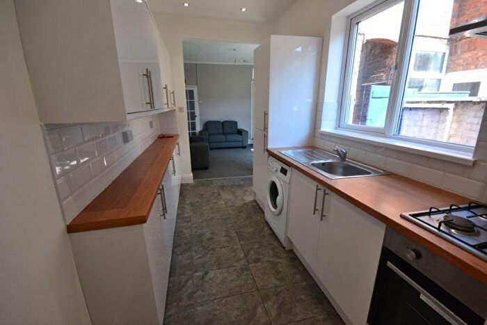 4 Bedroom Terraced House To Rent In Jarrom Street, Leicester, LE2