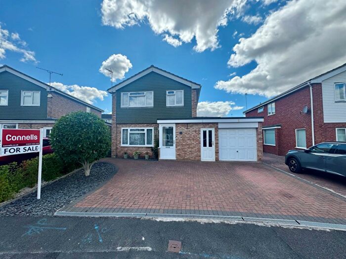 4 Bedroom Detached House For Sale In Sutherland Close, Taunton, TA1