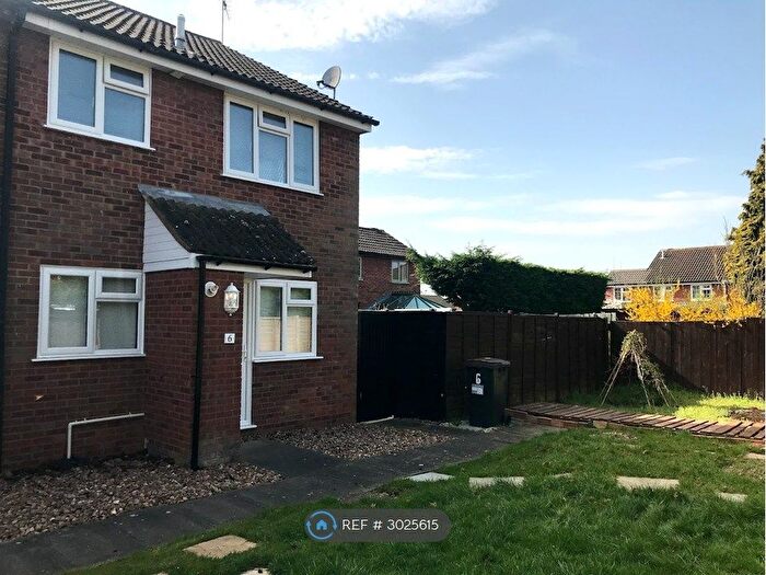 1 Bedroom Terraced House To Rent In Sycamore Close, Hinckley, LE10