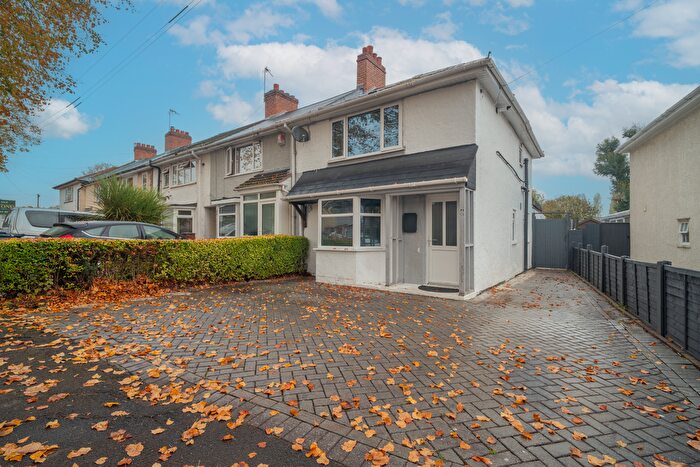 3 Bedroom End Of Terrace House For Sale In Wold Walk, Birmingham, B13