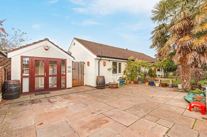 4 Bedroom Detached Bungalow For Sale In Bracken Way, Grimston, King's Lynn, PE32