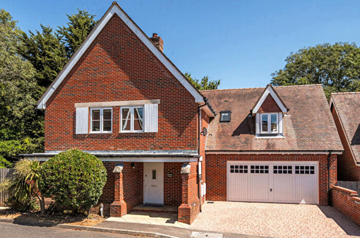 4 Bedroom Detached House For Sale In Hillside Mews, Sarisbury Green, Southampton, Hampshire, SO31