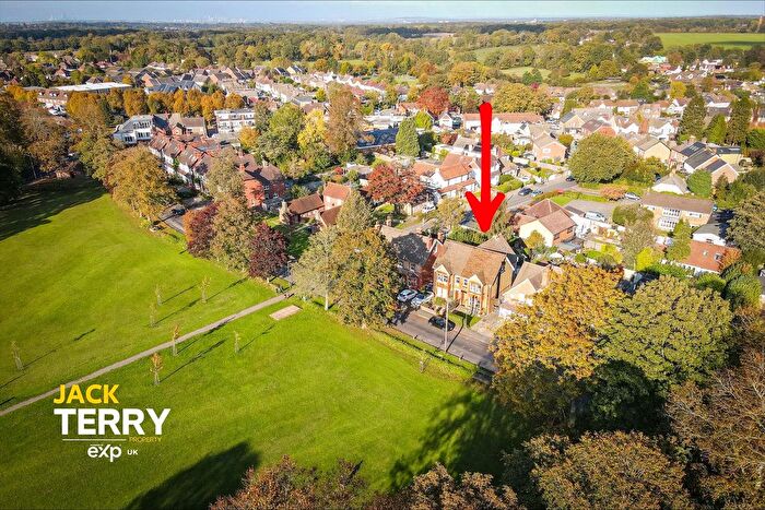 4 Bedroom Semi-Detached House For Sale In Leas Road, Warlingham, CR6