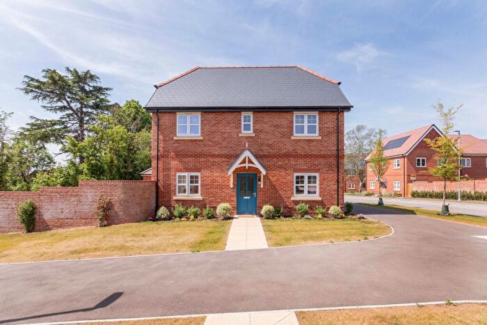 3 Bedroom Detached House For Sale In Oakdale Road, Maidenhead, SL6