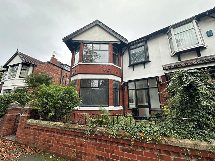 5 Bedroom Property To Rent In Upper Kent Road, Victoria Park, £ppw, M14