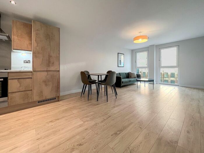 2 Bedroom Flat To Rent In Block E, Victoria Riverside, Leeds, LS10