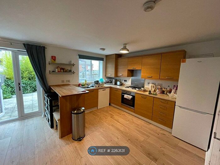 6 Bedroom Terraced House To Rent In Great Copsie Way, Bristol, BS16