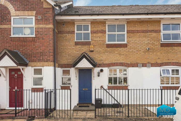 3 Bedroom Terraced House To Rent In Leigh Hunt Drive, Southgate, London, N14