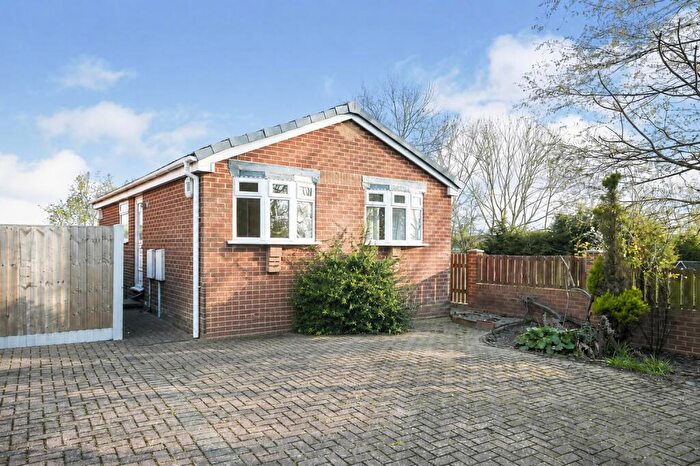 2 Bedroom Bungalow To Rent In Headland Close, Chesterfield, S43