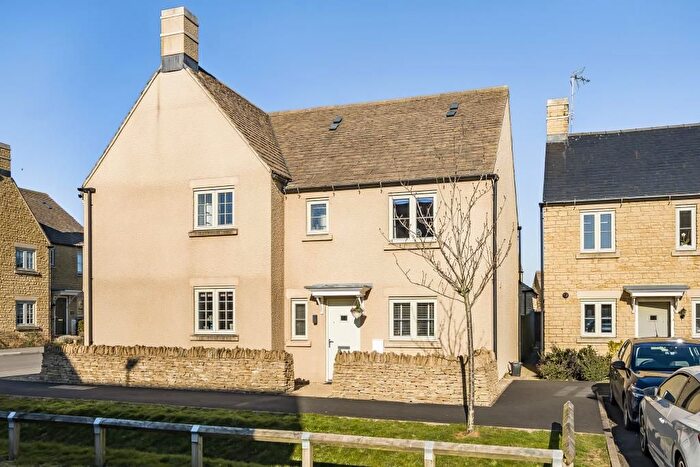 3 Bedroom Semi-Detached House For Sale In Moreton-In-Marsh, Gloucestershire, GL56