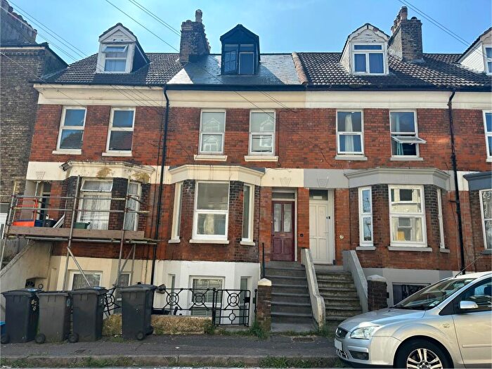 1 Bedroom Flat To Rent In Templar Street, Dover, CT17
