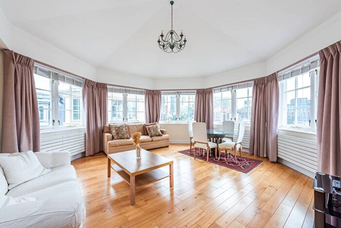 2 Bedroom Flat To Rent In Grosvenor Road, Pimlico, London, SW1V