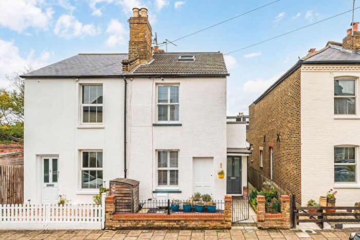 3 Bedroom Property For Sale In Talbot Road, Twickenham, TW2