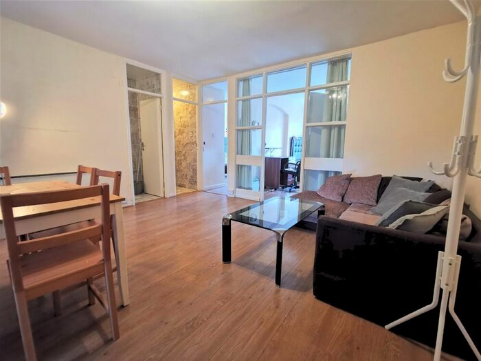 3 Bedroom Flat To Rent In Phoenix Court, St Pancras, NW1