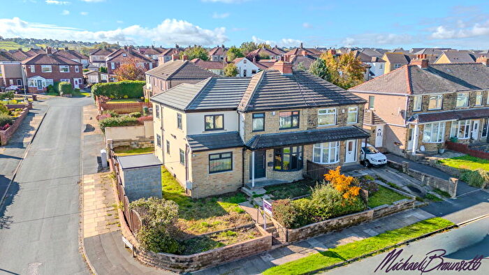 4 Bedroom Semi-Detached House For Sale In Westminster Avenue, Clayton, Bradford, BD14