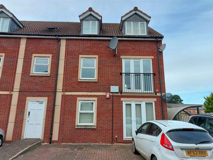 1 Bedroom Flat To Rent In High Street, Kingswood, Bristol BS15