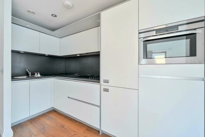 2 Bedroom Flat To Rent In Trevithick Way, Bow, London, E3