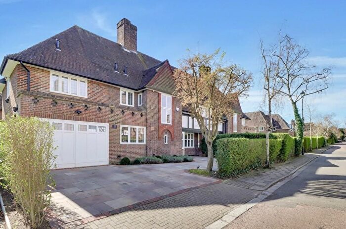 6 Bedroom Semi Detached House For Sale In Raeburn Close, Hampstead Garden Suburb, NW11