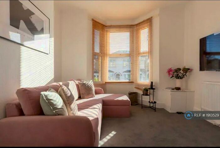 1 Bedroom Flat To Rent In Soames Street, London, SE15