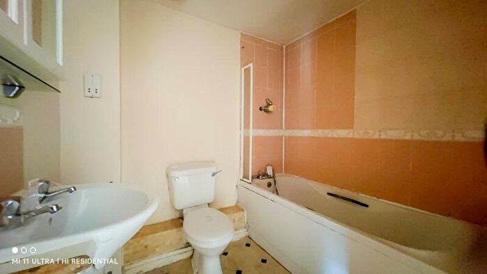 1 Bedroom Flat For Sale In Marathon Way, West Thamesmead, SE28