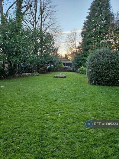 2 Bedroom Flat To Rent In Rosemary Court, Hatch End, Pinner, HA5