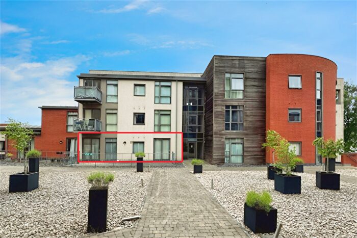 2 Bedroom Apartment For Sale In Greenslade House, Beeston, NG9