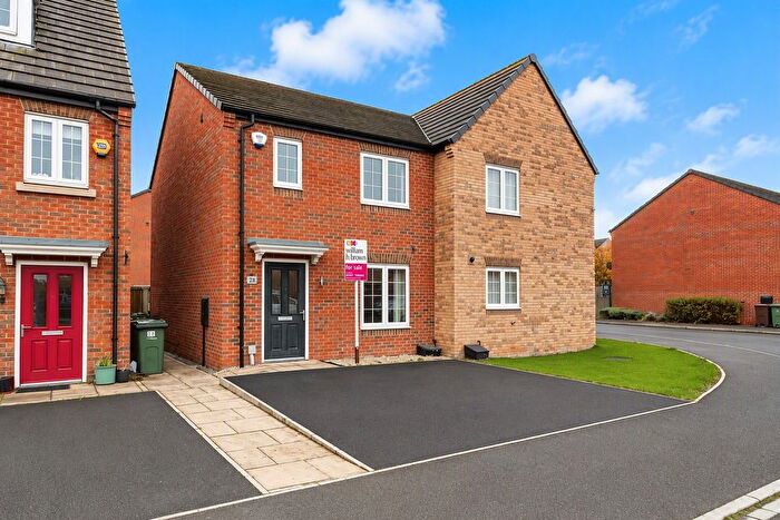 3 Bedroom Semi Detached House For Sale In Silkstone Road, Featherstone, Pontefract, WF7