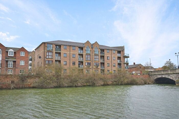 2 Bedroom Flat For Sale In Henry Bird Way, Northampton, NN4