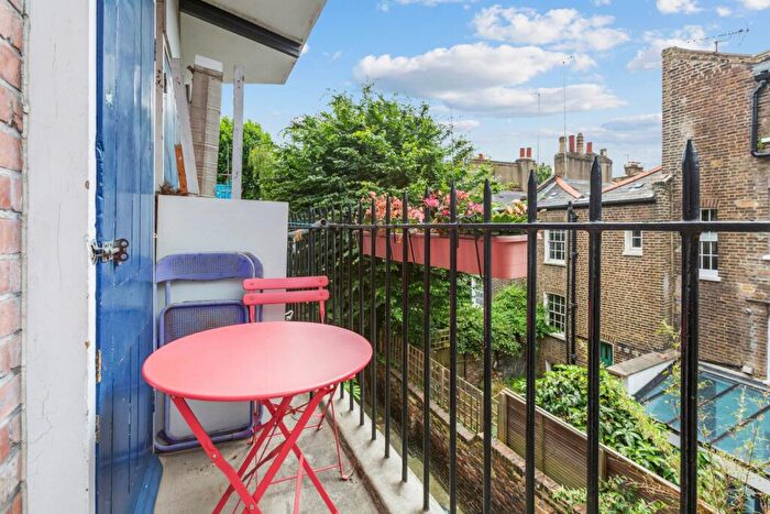 2 Bedroom Apartment To Rent In Pleasant Place, Islington, London, N1