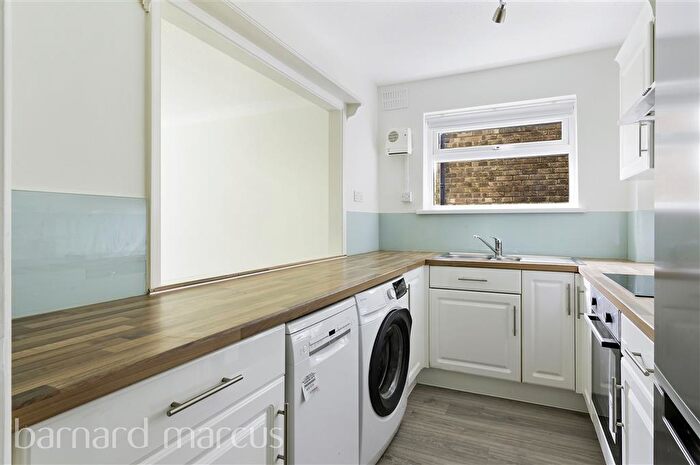 1 Bedroom Apartment To Rent In The Avenue, Worcester Park, KT4