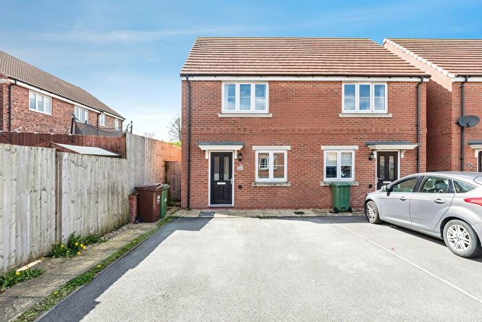 2 Bedroom Semi Detached House For Sale In Heather Drive, Pontefract, WF8
