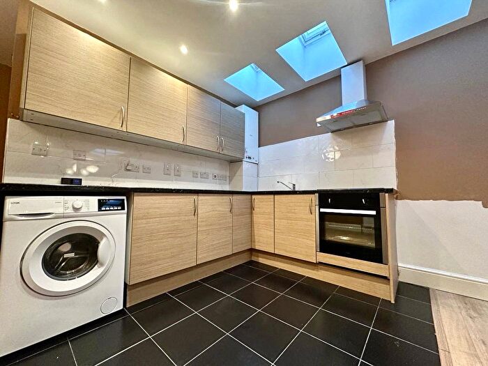 1 Bedroom Flat To Rent In St. Albans Road, Watford, Hertfordshire, WD24
