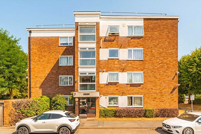 2 Bedroom Flat For Sale In Balmain Close, Ealing, W5
