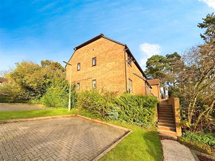 1 Bedroom Maisonette To Rent In Bluebell Rise, Lightwater, Surrey, GU18