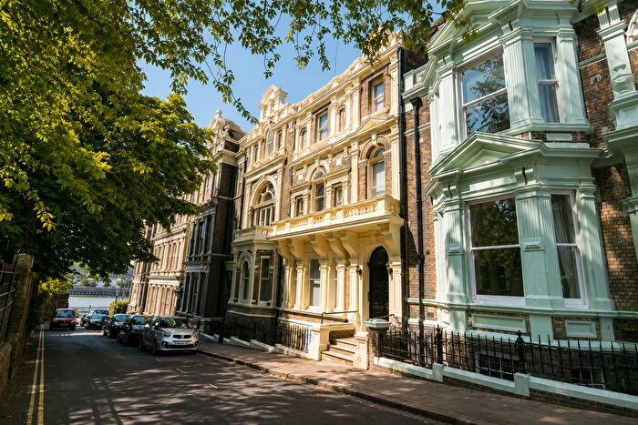 2 Bedroom Flat To Rent In Castle Hill, Rochester, ME1