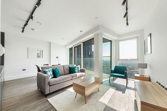 1 Bedroom Flat To Rent In Portal Way, Acton, W3
