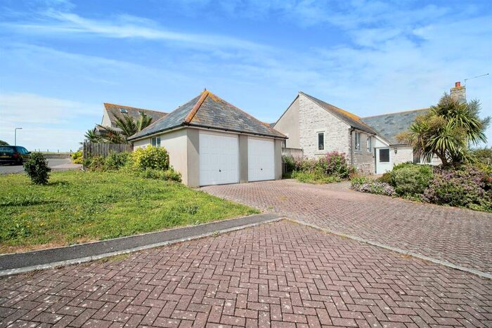 3 Bedroom Detached Bungalow For Sale In Sweet Hill Road, Portland, DT5