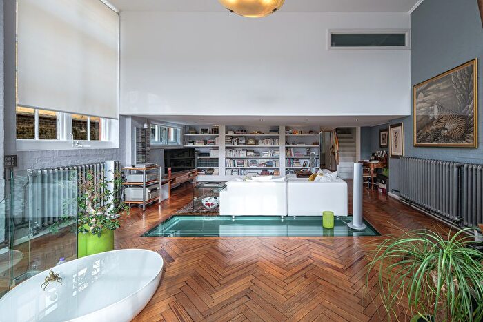 3 Bedroom Flat To Rent In Greenwich Academy, Greenwich, SE10